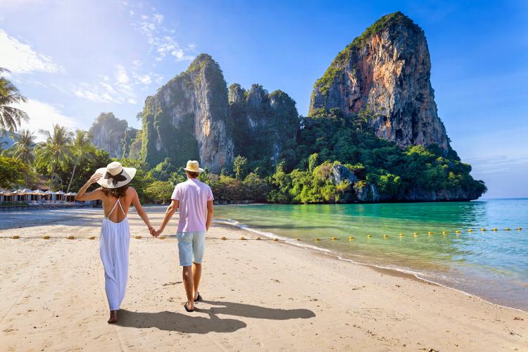 The Best Honeymoon Destinations for Every Budget Choosing the right honeymoon destination is essential to creating unforgettable memories while staying within your budget. We understand how important it is to align your honeymoon choice with your financial plan, ensuring you enjoy every moment without overspending. Factors such as destination, activities, and timing all play a crucial role in determining your overall costs.