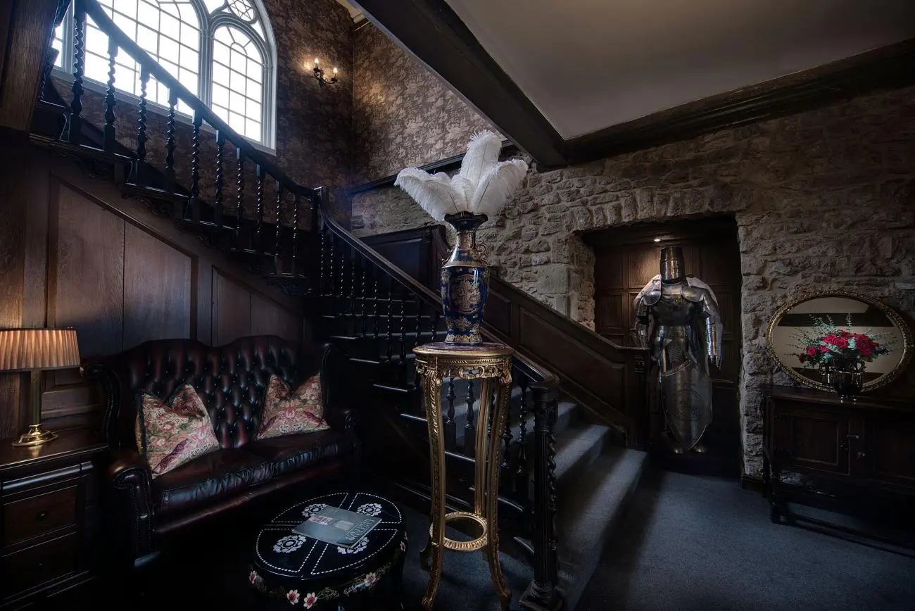 Entrance Hall, Stone Court House