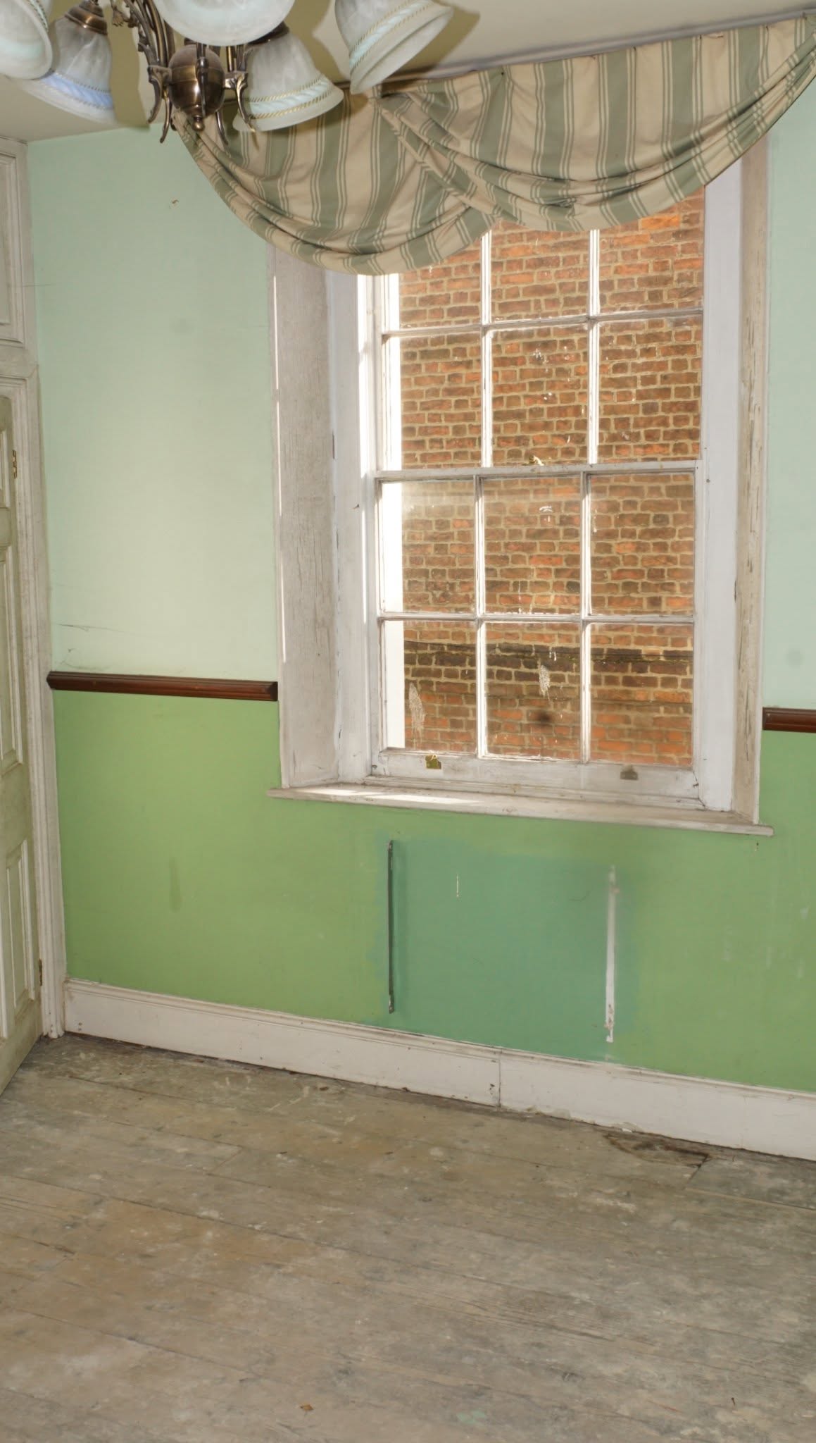 The Judge Alverstone room at Stone Court House before restoration
